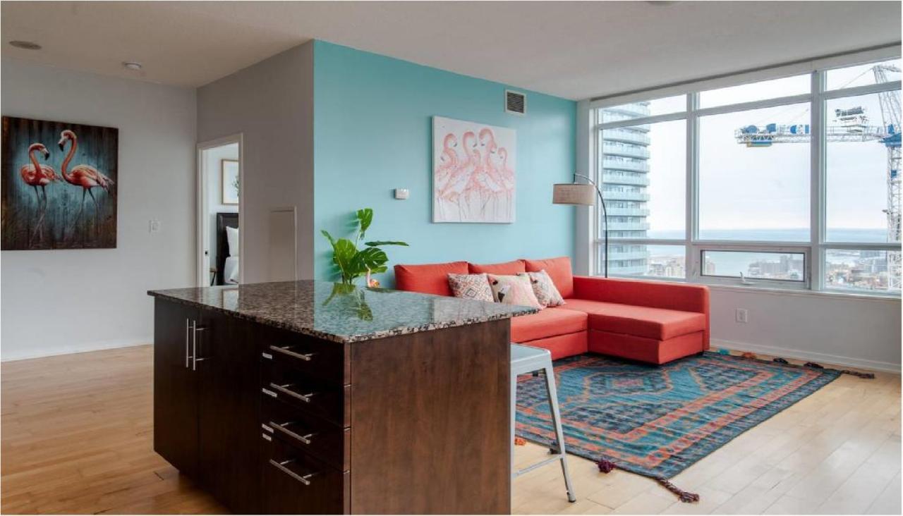 Toronto Downtown Core Two Bedroom Condo With Cn Tower View, Free Parking 외부 사진
